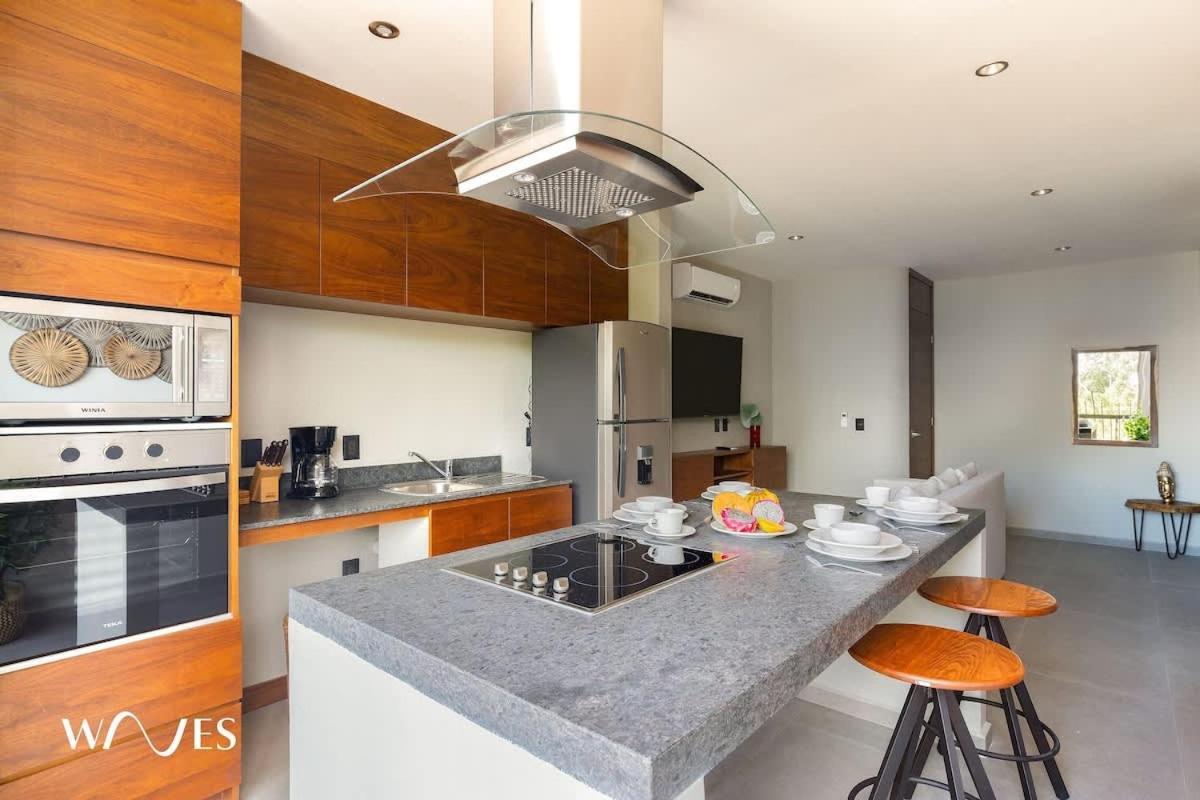 Luminous 2 Bedroom With Roof Pool Close To Zone By Waves Management *